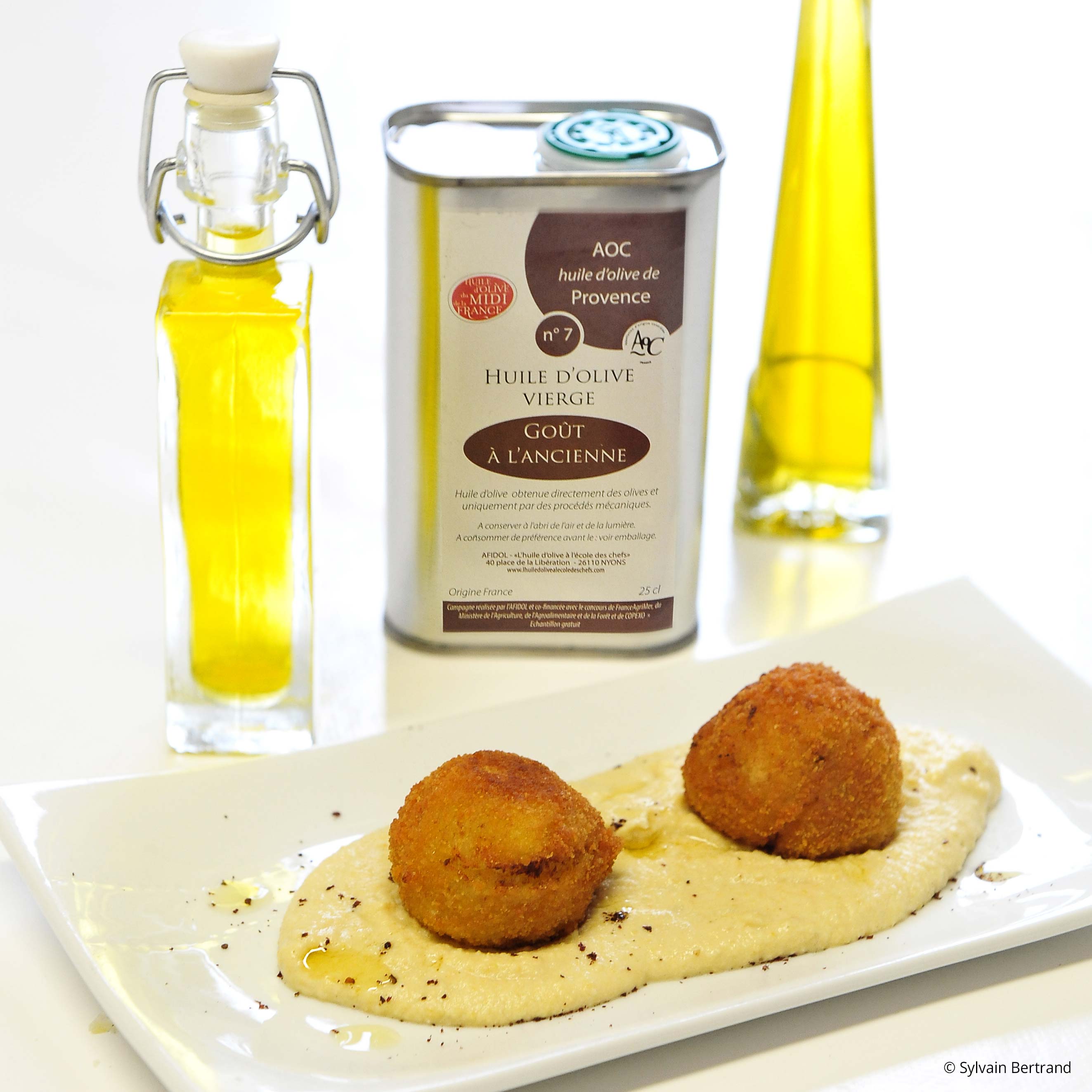 croquette de pomme et terre et houmous à l'huile d'olive de France