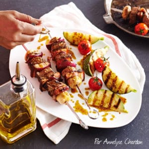 huiles et olives, brochette de boeuf, barbecue