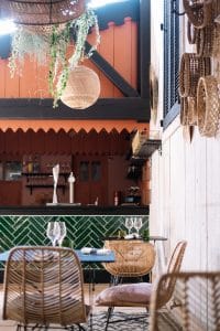Terrasse restaurant la maison de petit pierre - pierre augé - béziers - portrait de chef