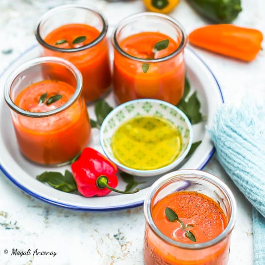huiles et olives, Soupe poivrons tomates chaude ou froide