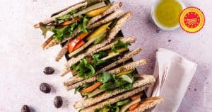 recette de club sandwich estival, tomate, olives, salade, huile d'olive