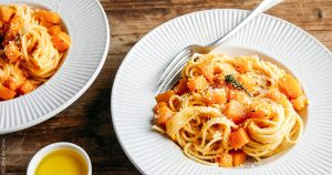 huiles et olives, spaghetti à la courge butternut (sauce et dés rôtis)