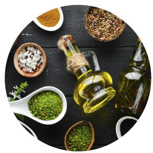 Épices et huile d'olive pour la marinade