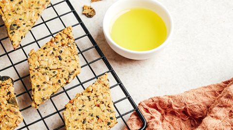 Huiles et olives, recettes, crackers salés sans gluten aux graines et huile d'olive