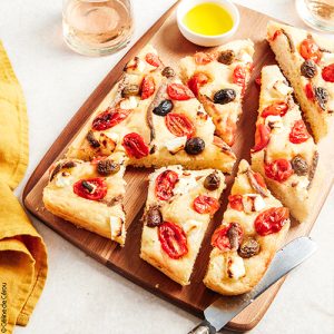 huiles et olives, recettes, focaccia provençale (tomate cerise, anchois, olives de nice AOP)