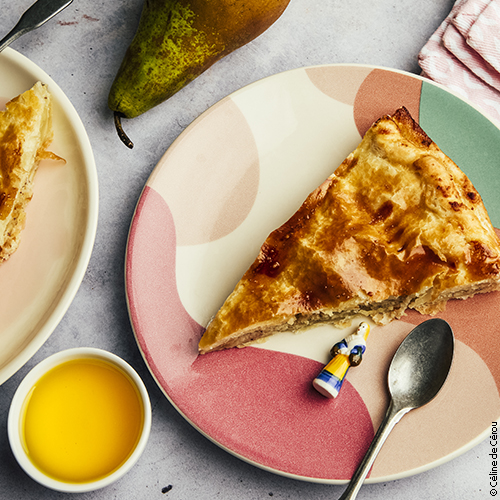 Recette de galette des rois à la poire, à l'amande, à la fleur d'oranger et à l'huile d'olive