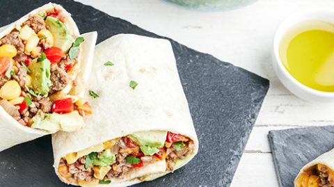 huiles et olives, recette de burritos au boeuf, tomate poivron rouge, avocat, gruyère, huile d'olive