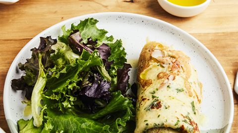 Recette de crêpes salées roulées au bacon, fromage et huile d'olive