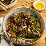 Recette de salade aux boulettes de boeuf thaï, huile d'olive