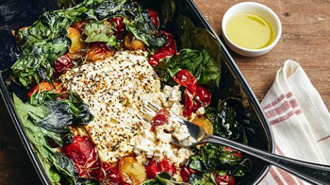 recette de Feta rôtie aux épinards, tomates cerises, huile d'olive de Provence AOP